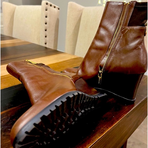 Michael Kors Evelyn Boots - Picture 2 of 5